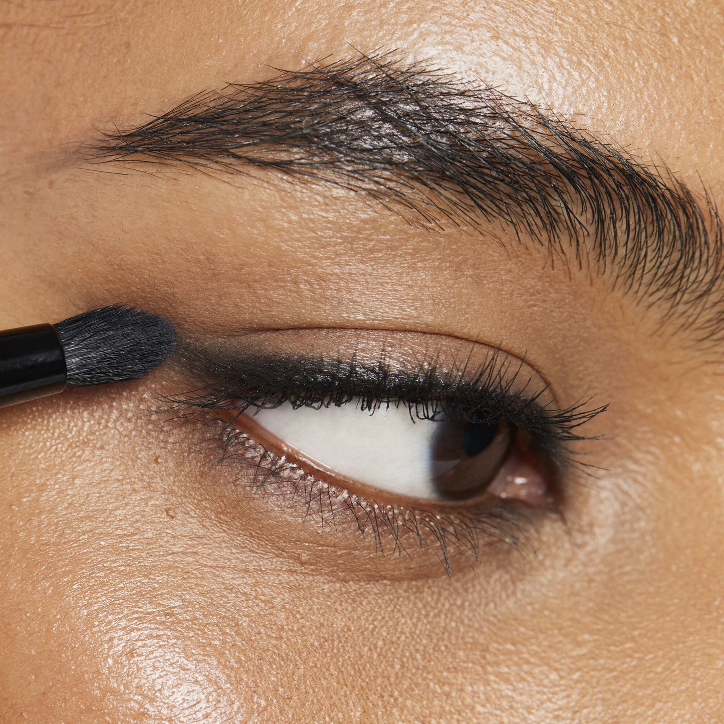 smudge-n-smoke-eyeliner-brush-z1 100824_elf_Shikin_Kohl_App_017_RGB_IGF.jpg