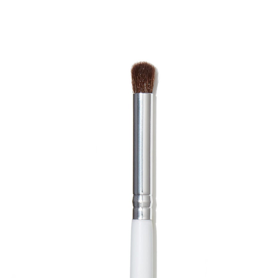eye-crease-brush-u5 1823_EyeCreaseBrush_Macro.jpg