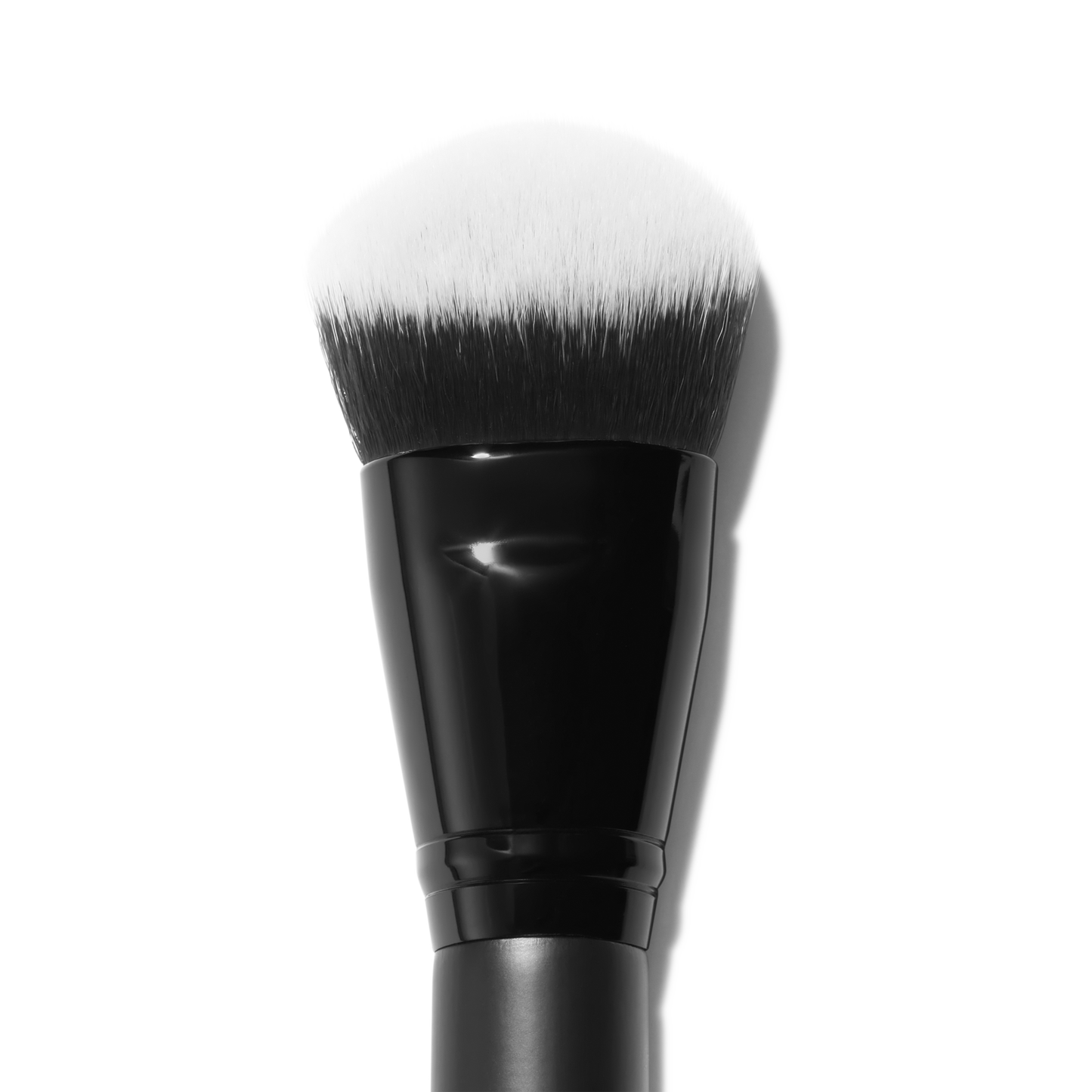 smooth-swipe-foundation-brush-x2 81456_Detail_R.png