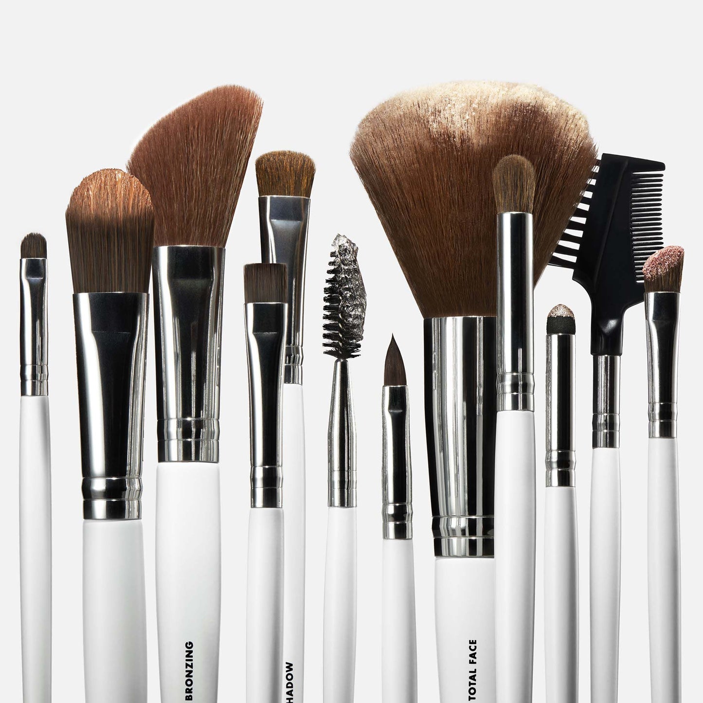 professional-set-of-12-makeup-brushes-d9 040523_SL_12PieceBrushKit_0001_FocusStack01_FINAL_RGB_IGF.jpg