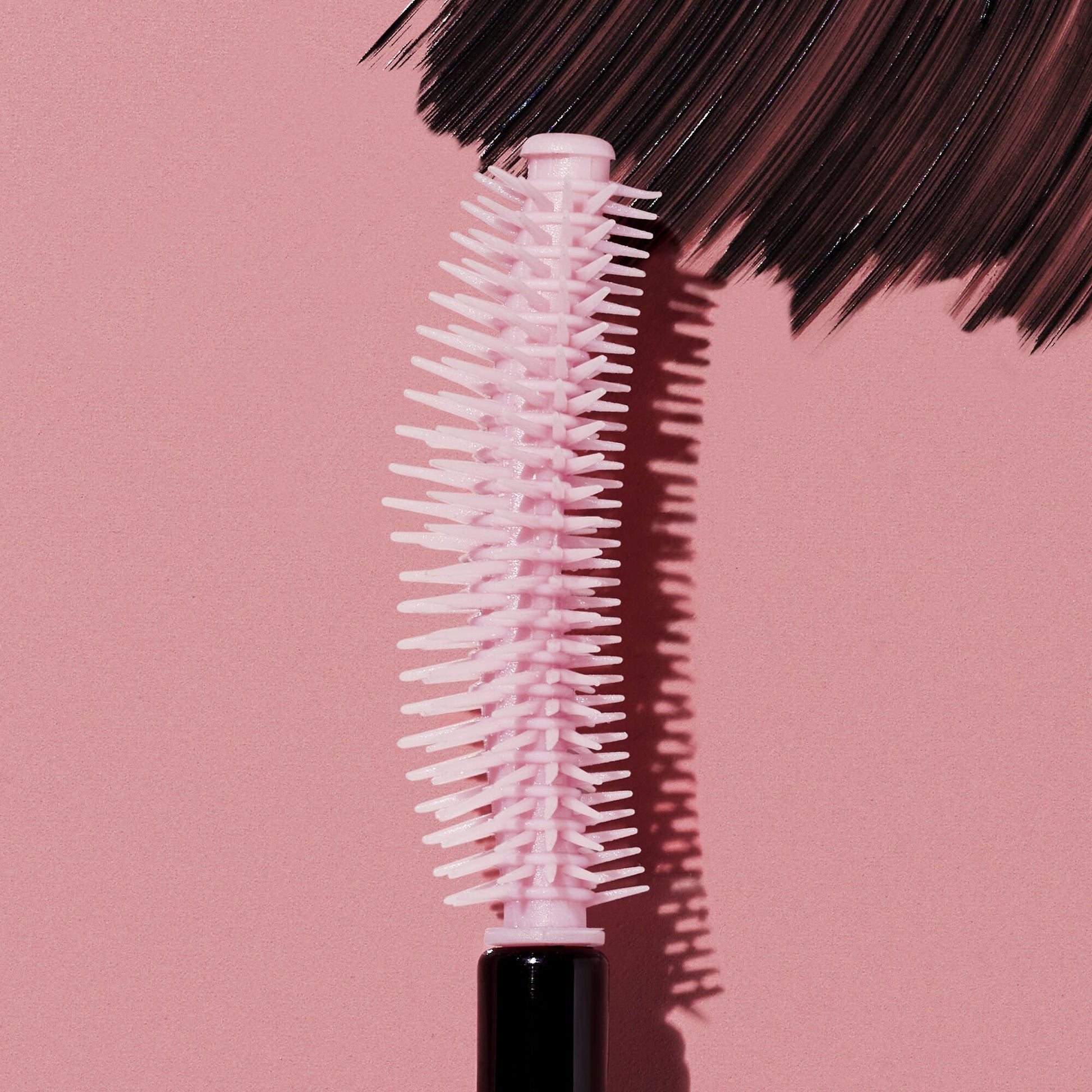 lash-n-roll-mascara-e5 053122_SL_LashNRollWand_RGB_IGF.jpg