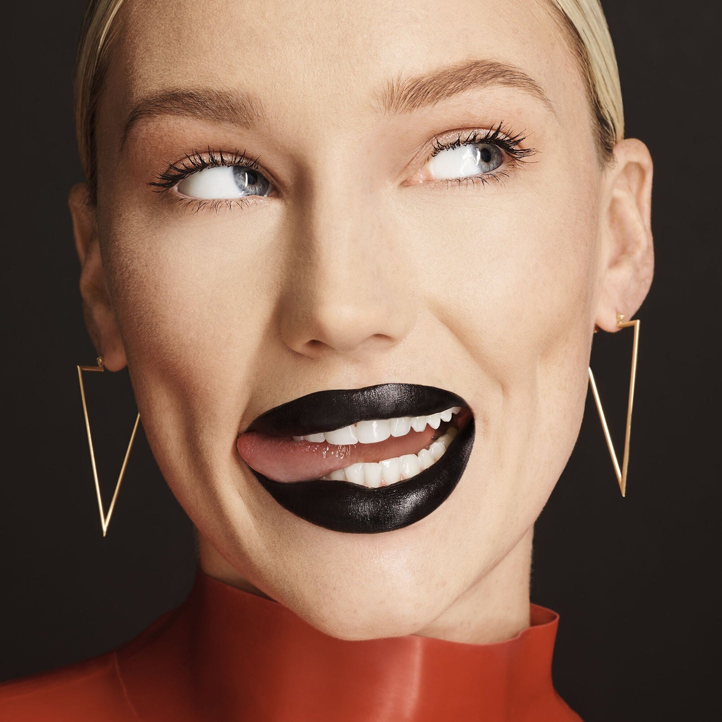 o-face-satin-lipstick-z7 071222_MD_Look4_0124_FINAL_RGB_IGF.jpg