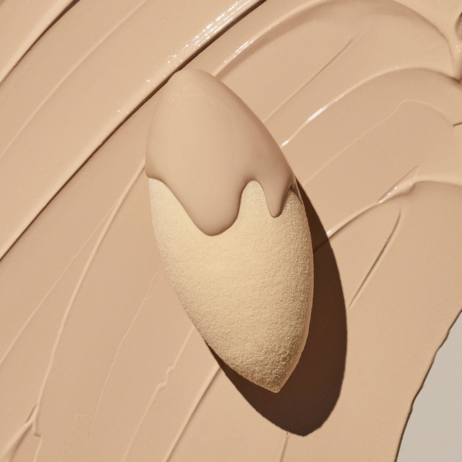 camo-concealer-sponge-n3 07312020_CamoSponge_009_IGF.jpg