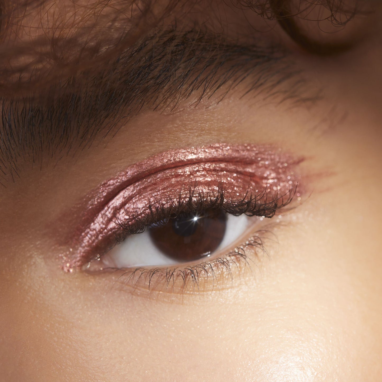 liquid-metallic-eyeshadow-a6 08112020_Alyssa_LiquidMetallic2-0088_IGF_8173dfb0-e7a2-4d33-b548-15571a3372c6.jpg