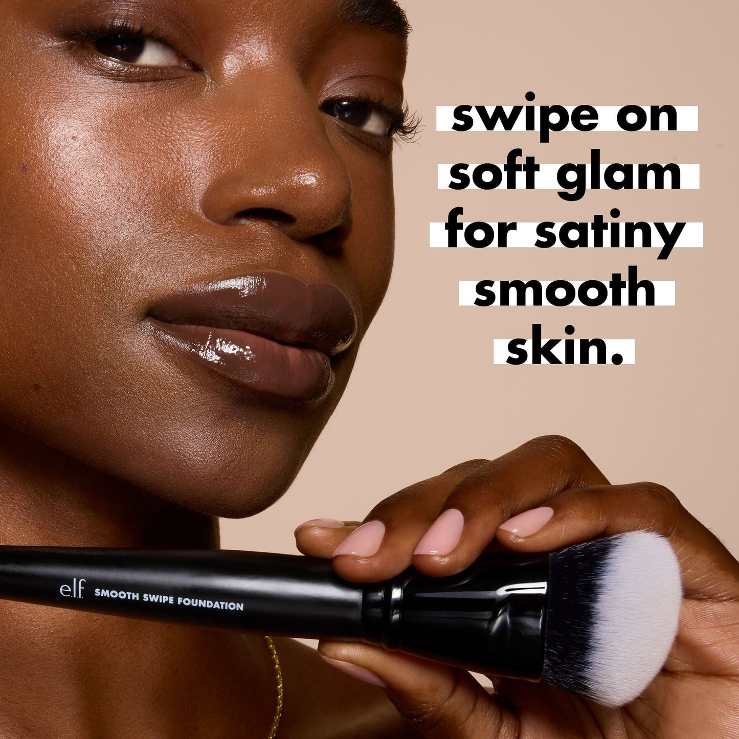 smooth-swipe-foundation-brush-x2 0925_EDUCATION_SMOOTHSWIPEFOUNDATIONBRUSH_PAIRING_20FOUNDATION_20_20BRUSH_20OPTION2.jpg