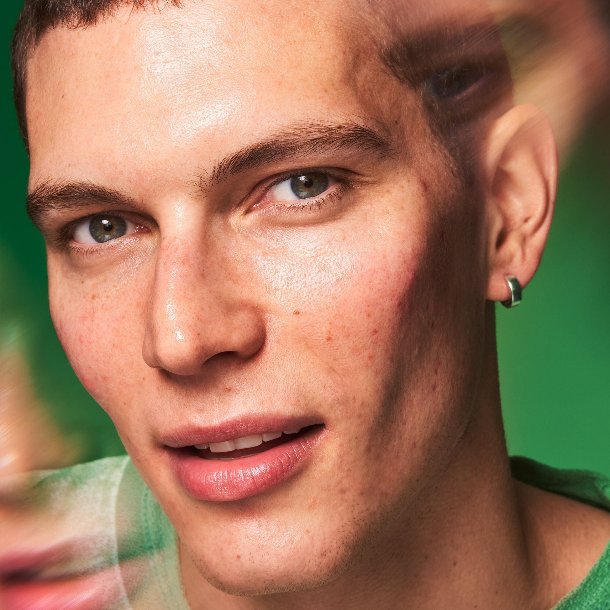 plz-clarify-facial-oil-e0 100924_SKIN_Jean_PlzC_EndLook_0036_v1_RGB_IGF.jpg