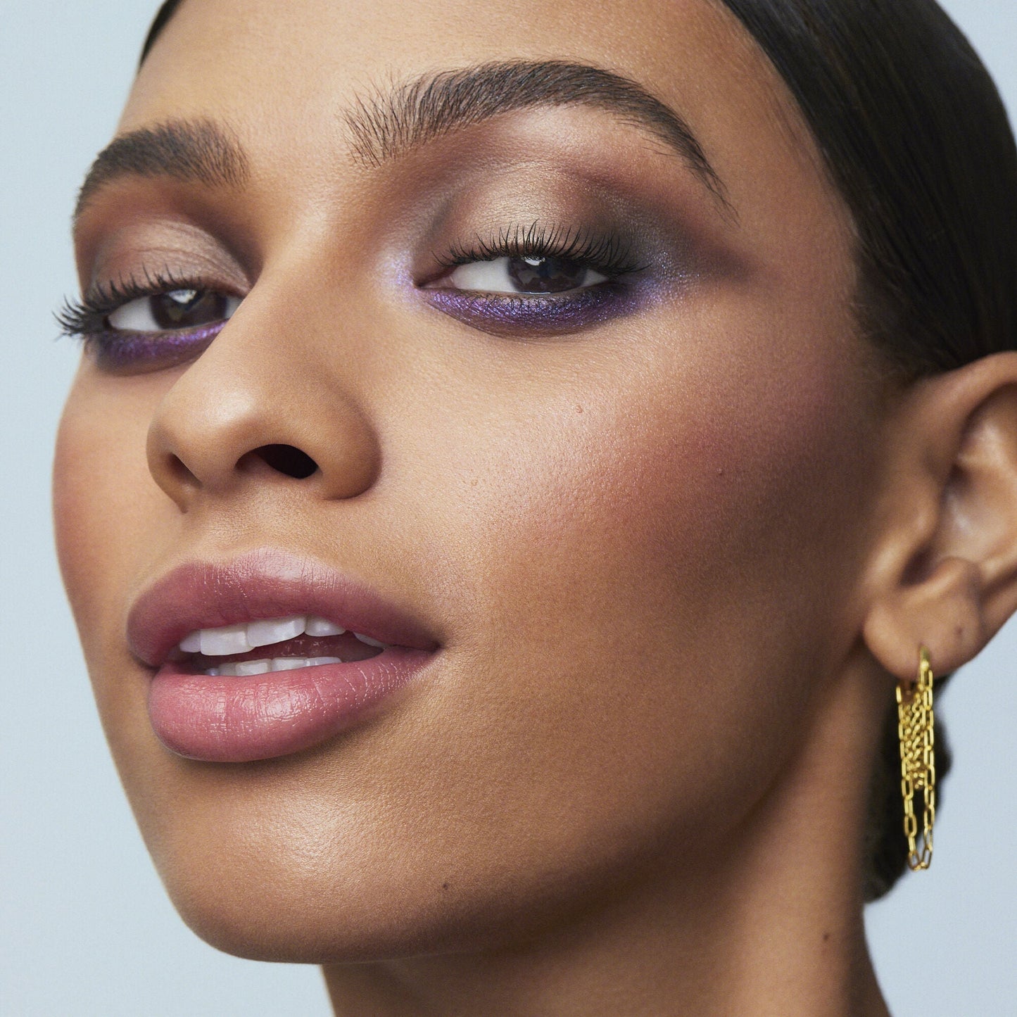 perfect-10-eyeshadow-palette-d2 110722_Adriana_10pcEyeshadow_2060_IGF.jpg
