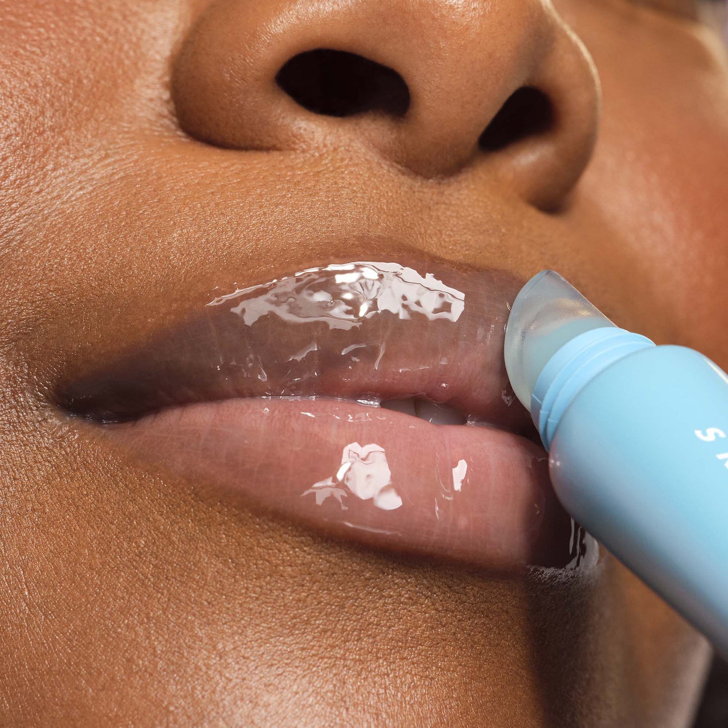 thirst-burst-lip-treatment-k1 57069_SKIN_Enga_Hibiscus_Macro_033_w3QC_RGB_2000x2000_fd68b6a3-ae05-431e-bbc0-31407d9fed44.jpg