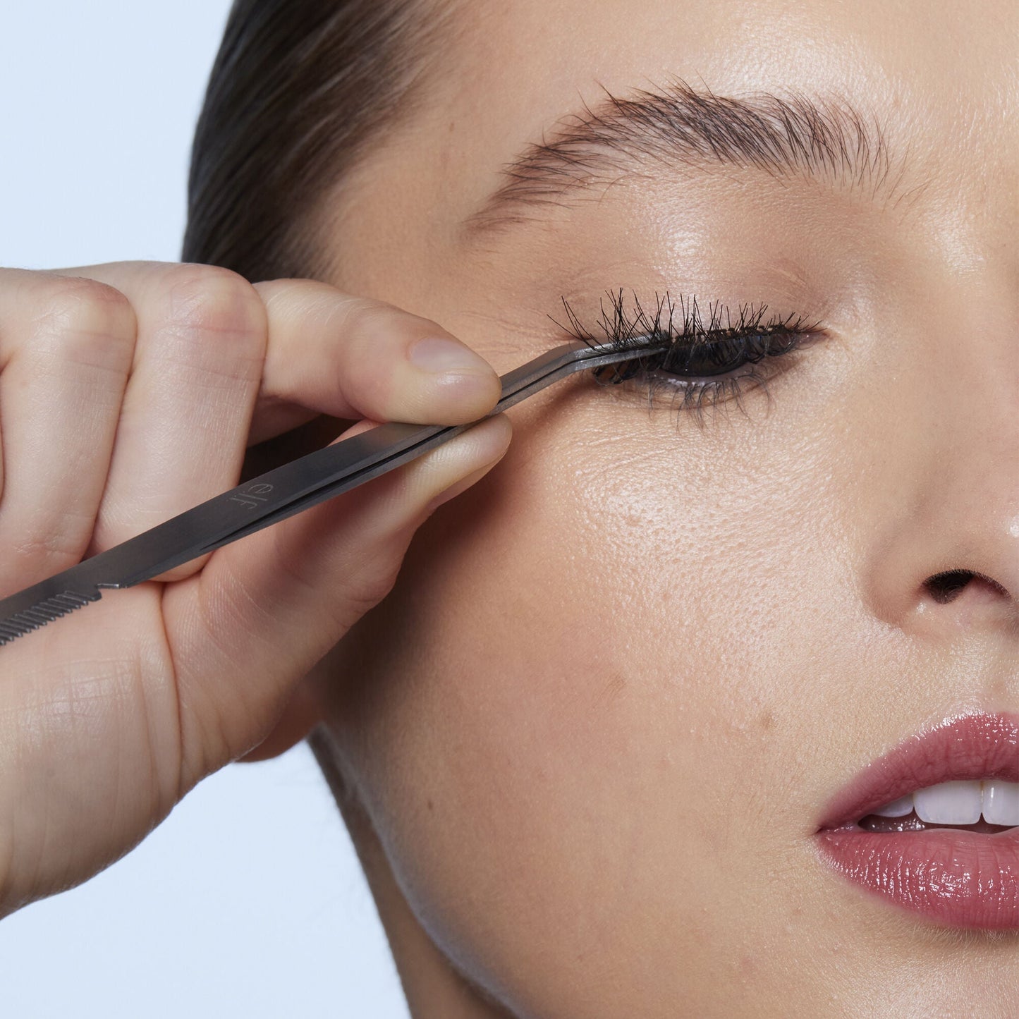 false-eyelash-applicator-e9 84093_False_Lash_Applicator.jpg