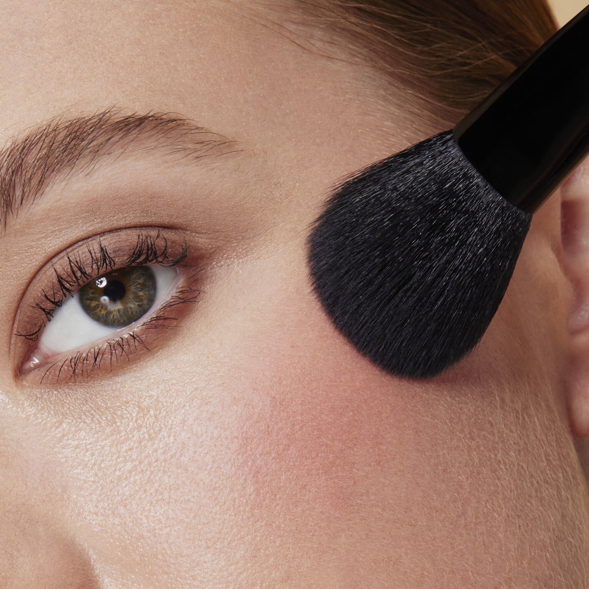 full-face-and-eye-makeup-brush-set-with-travel-case-f7 84674_FULL_FACE_EYE_BRUSH_SET_BLUSH_BRUSH_CARI_0086.jpg
