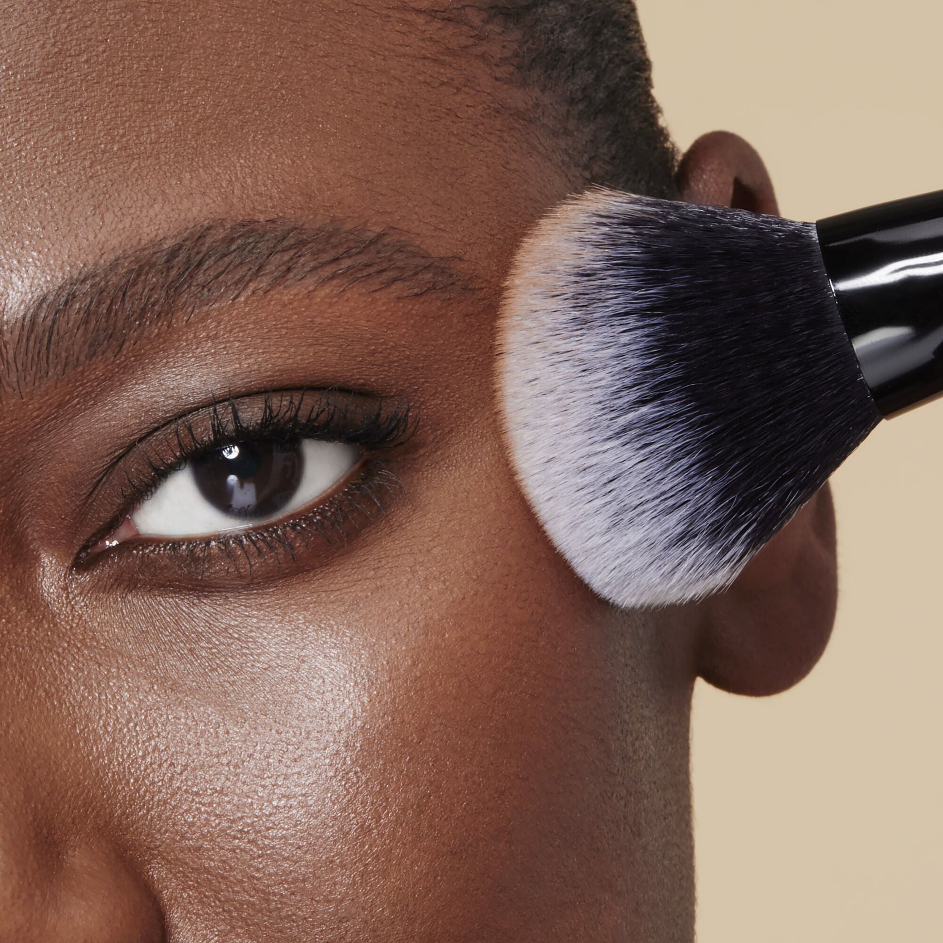 cream-and-powder-face-brush-e9 85352_CREAM_POWDER_FACE_BRUSH_DJ_0197.jpg